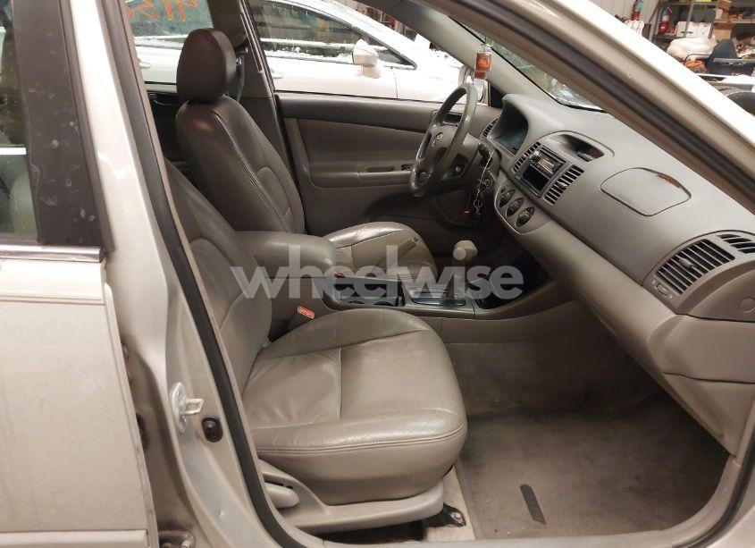 Photo 5 of 2003 Toyota Camry LE (VIN 4T1BE32K93U147095)