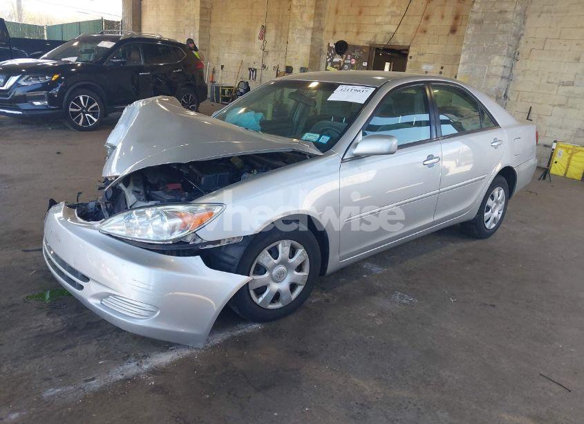 Photo 2 of 2003 Toyota Camry LE (VIN 4T1BE32K93U154421)