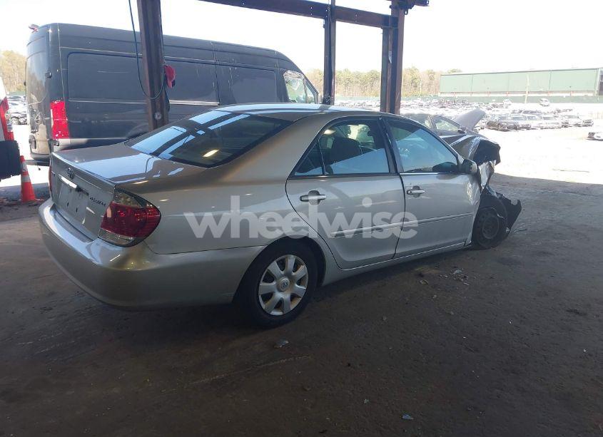 Photo 4 of 2003 Toyota Camry LE (VIN 4T1BE32K93U154421)