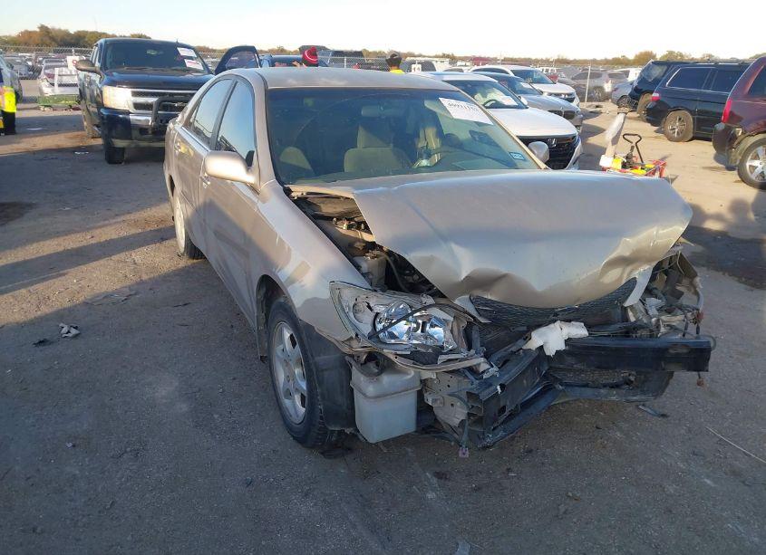 2003 Toyota Camry LE (VIN 4T1BE32K93U160204) main photo