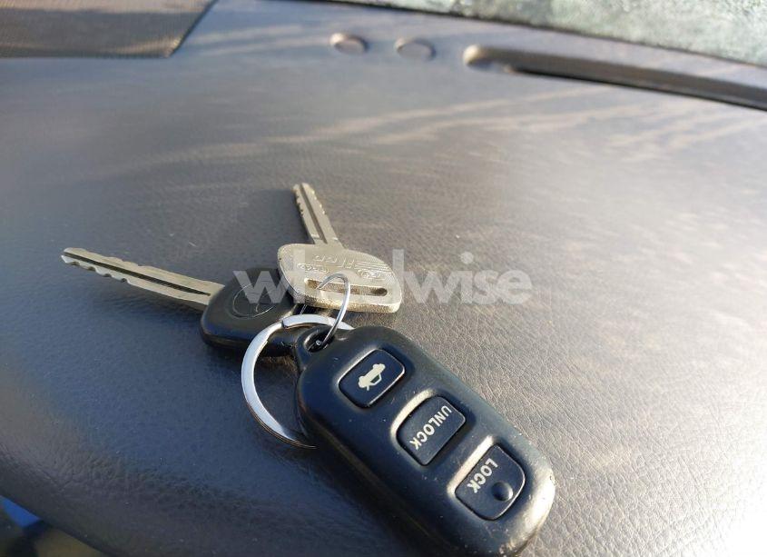 Photo 11 of 2003 Toyota Camry LE (VIN 4T1BE32K93U212673)