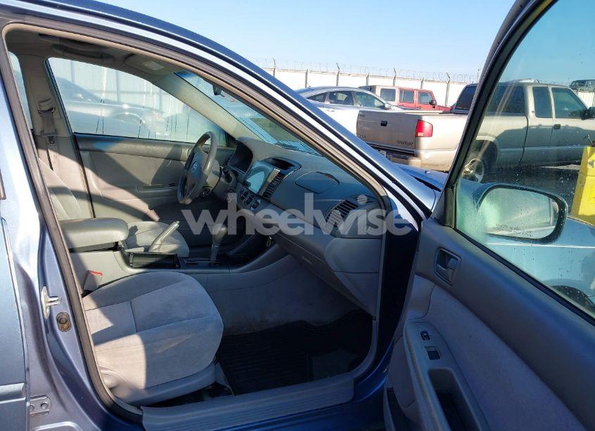 Photo 5 of 2003 Toyota Camry LE (VIN 4T1BE32K93U212673)