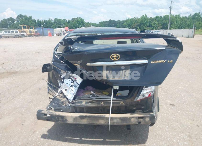 Photo 6 of 2003 Toyota Camry LE (VIN 4T1BE32K93U213550)