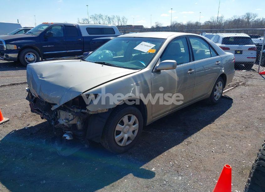 Photo 2 of 2003 Toyota Camry LE (VIN 4T1BE32K93U214066)
