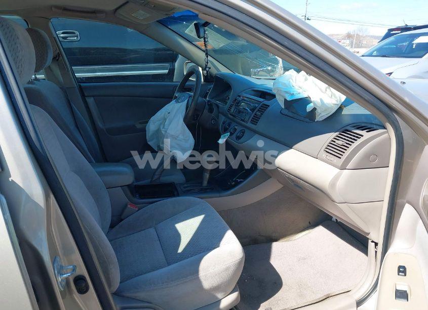 Photo 5 of 2003 Toyota Camry LE (VIN 4T1BE32K93U214066)