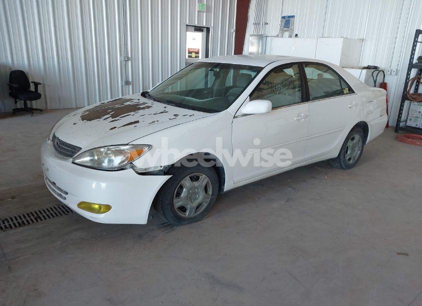 Photo 2 of 2003 Toyota Camry LE (VIN 4T1BE32K93U223284)