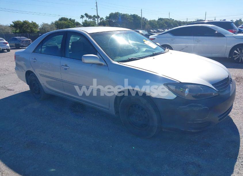 2003 Toyota Camry LE (VIN 4T1BE32K93U225519) main photo