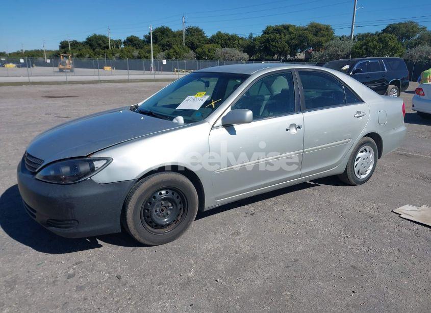 Photo 2 of 2003 Toyota Camry LE (VIN 4T1BE32K93U225519)