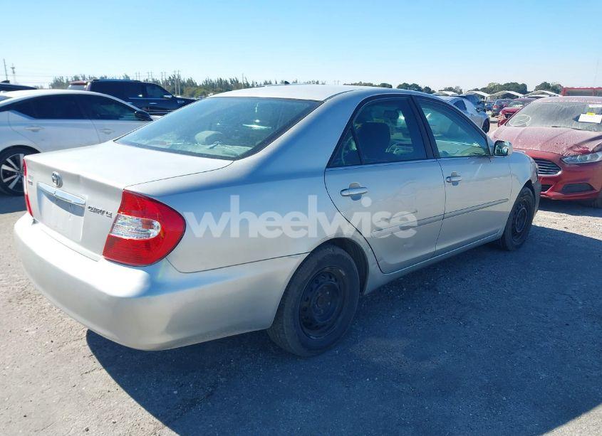 Photo 4 of 2003 Toyota Camry LE (VIN 4T1BE32K93U225519)