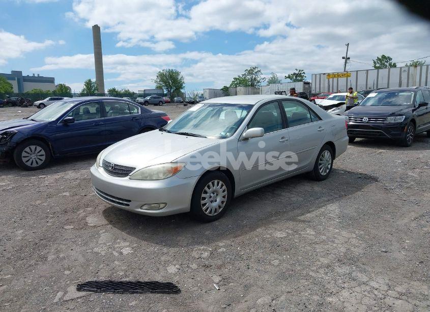 Photo 2 of 2003 Toyota Camry XLE (VIN 4T1BE32K93U260416)
