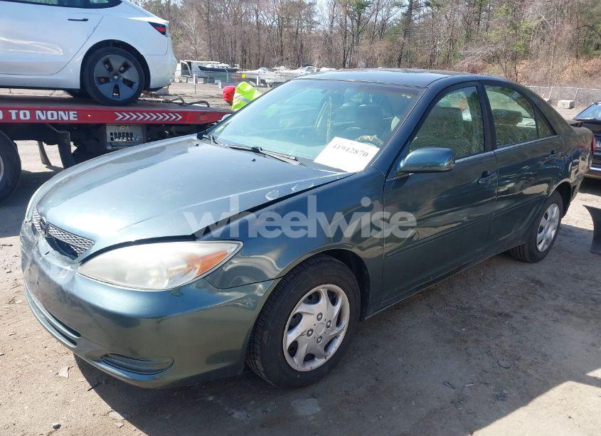 Photo 2 of 2003 Toyota Camry LE (VIN 4T1BE32K93U673842)