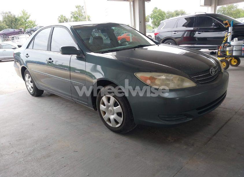 2003 Toyota Camry LE (VIN 4T1BE32K93U680757) main photo