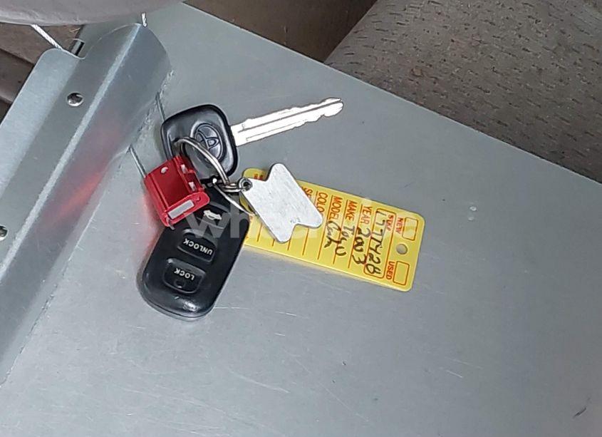 Photo 11 of 2003 Toyota Camry LE (VIN 4T1BE32K93U680757)