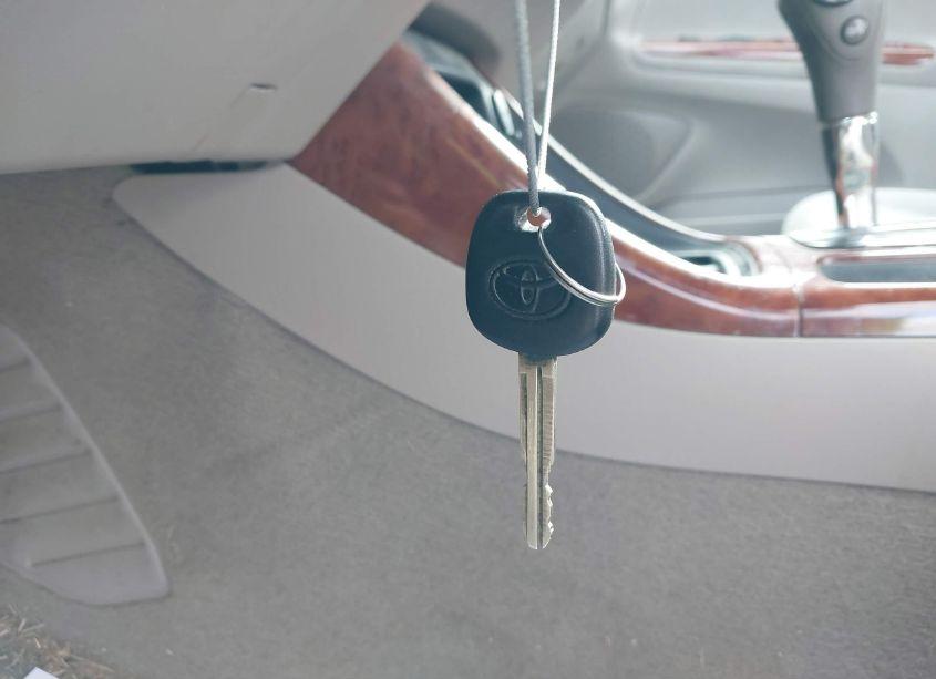 Photo 11 of 2003 Toyota Camry XLE (VIN 4T1BE32K93U731982)