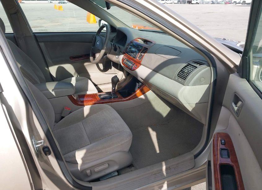 Photo 5 of 2003 Toyota Camry XLE (VIN 4T1BE32K93U731982)