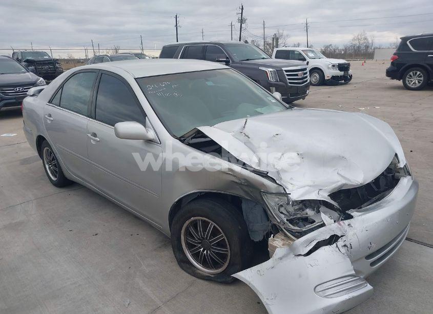 2003 Toyota Camry LE (VIN 4T1BE32K93U762973) main photo