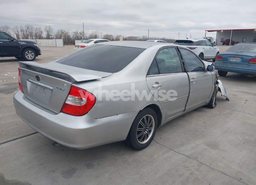 Photo 4 of 2003 Toyota Camry LE (VIN 4T1BE32K93U762973)