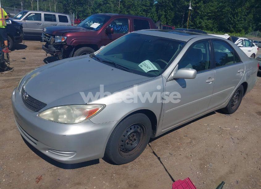 Photo 2 of 2003 Toyota Camry LE (VIN 4T1BE32K93U775707)