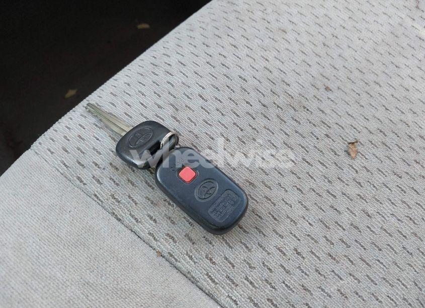 Photo 11 of 2004 Toyota Camry LE (VIN 4T1BE32K94U282921)