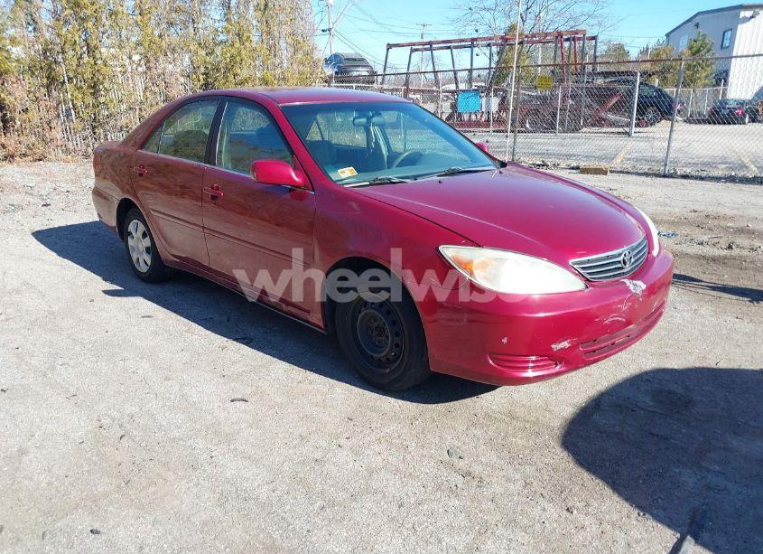 2004 Toyota Camry LE (VIN 4T1BE32K94U291859) main photo