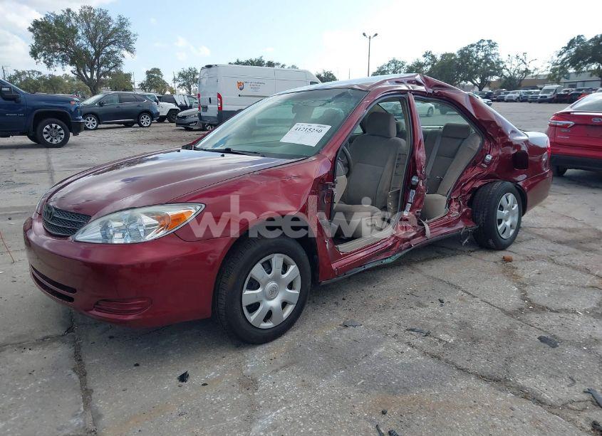 Photo 2 of 2004 Toyota Camry LE (VIN 4T1BE32K94U298634)