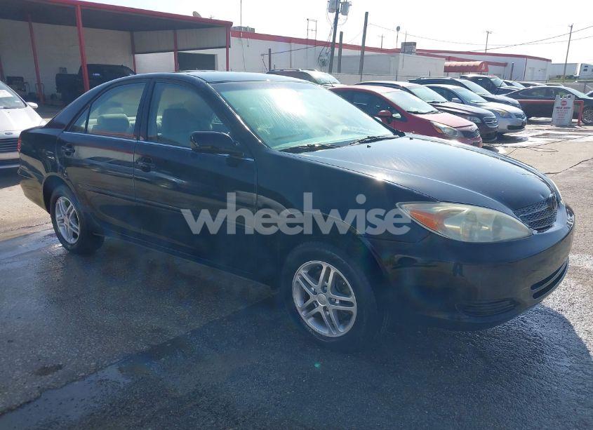 2004 Toyota Camry LE (VIN 4T1BE32K94U322432) main photo