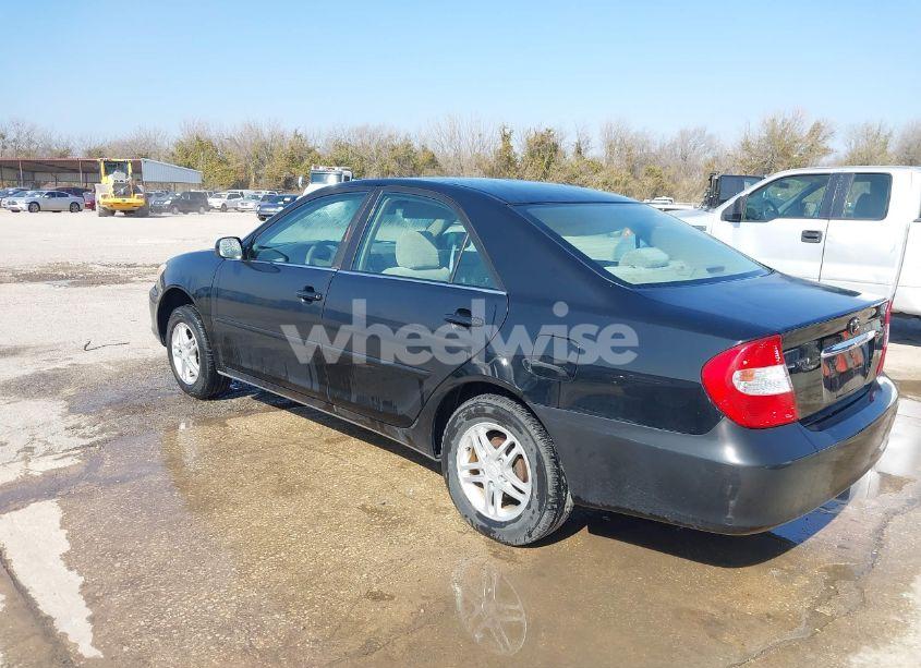 Photo 3 of 2004 Toyota Camry LE (VIN 4T1BE32K94U322432)