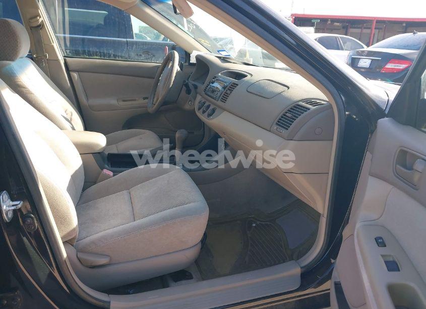 Photo 5 of 2004 Toyota Camry LE (VIN 4T1BE32K94U322432)