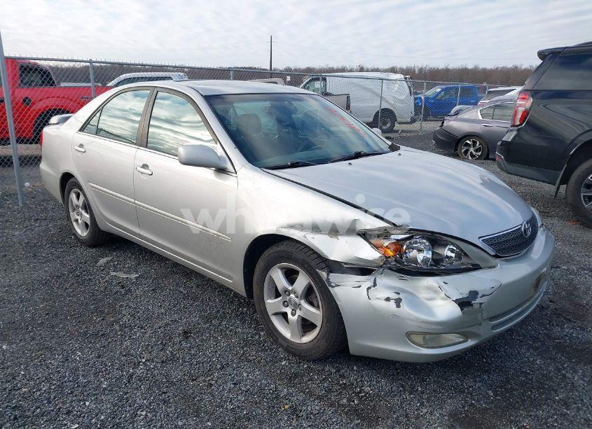 2004 Toyota Camry SE (VIN 4T1BE32K94U357830) main photo