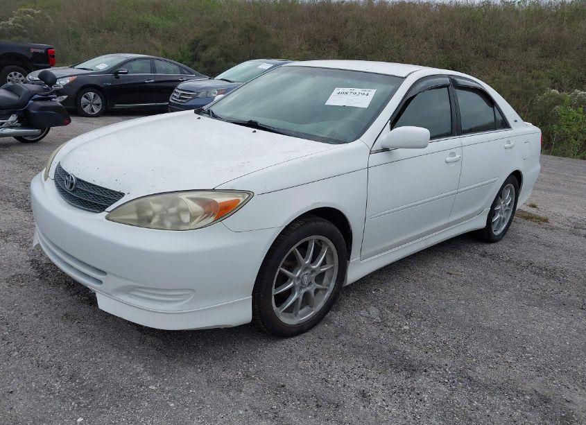 Photo 2 of 2004 Toyota Camry LE (VIN 4T1BE32K94U362560)