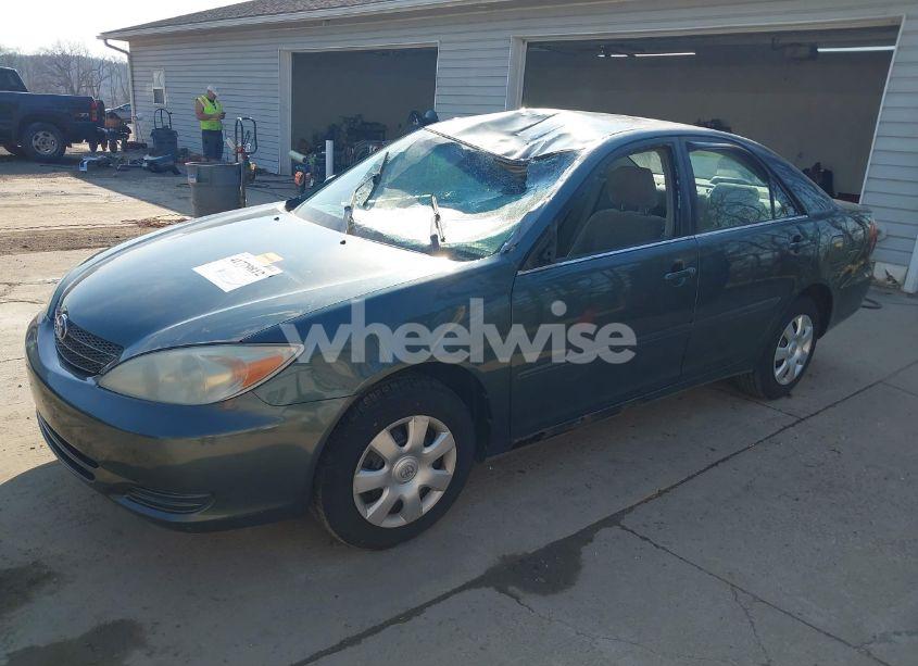 Photo 2 of 2004 Toyota Camry LE (VIN 4T1BE32K94U369332)