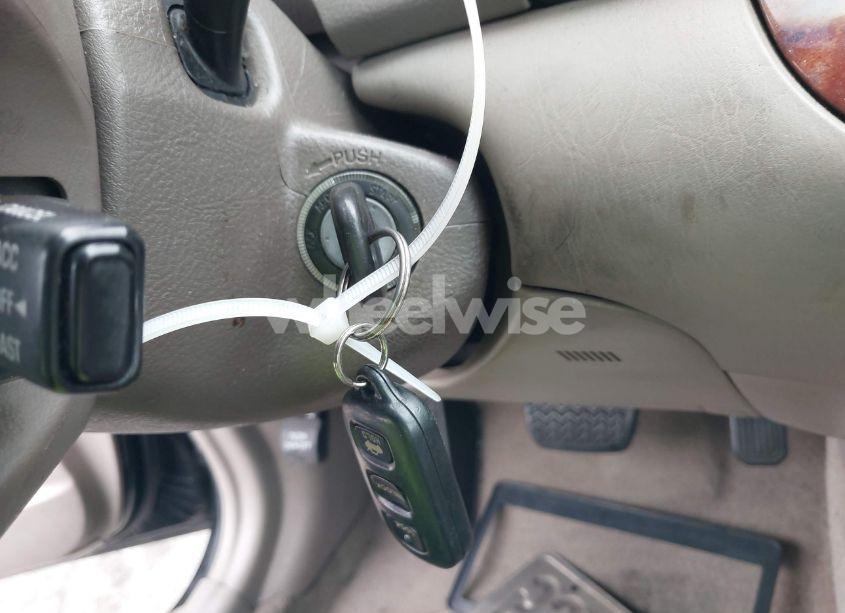 Photo 11 of 2004 Toyota Camry XLE (VIN 4T1BE32K94U372117)