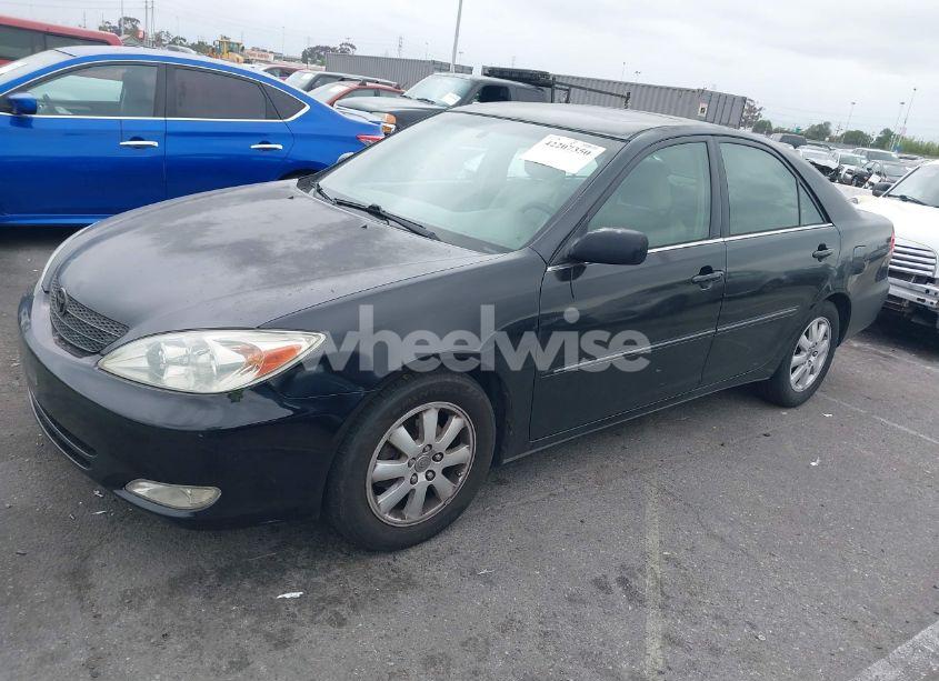 Photo 2 of 2004 Toyota Camry XLE (VIN 4T1BE32K94U372117)