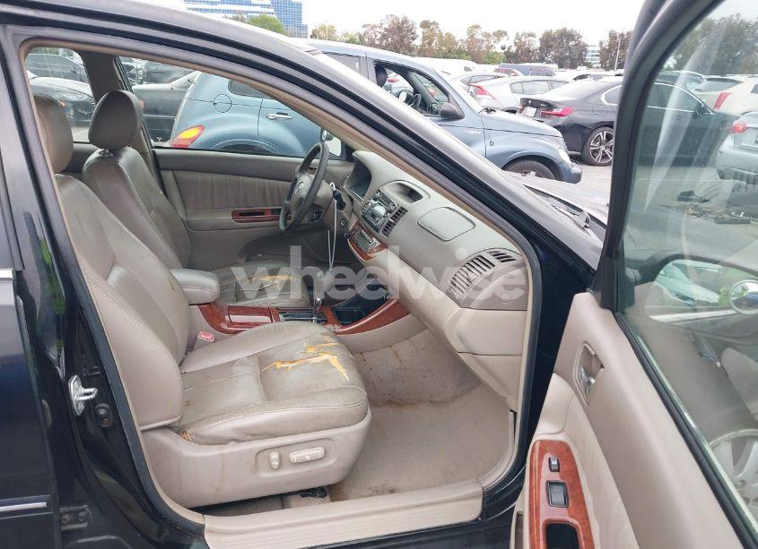 Photo 5 of 2004 Toyota Camry XLE (VIN 4T1BE32K94U372117)