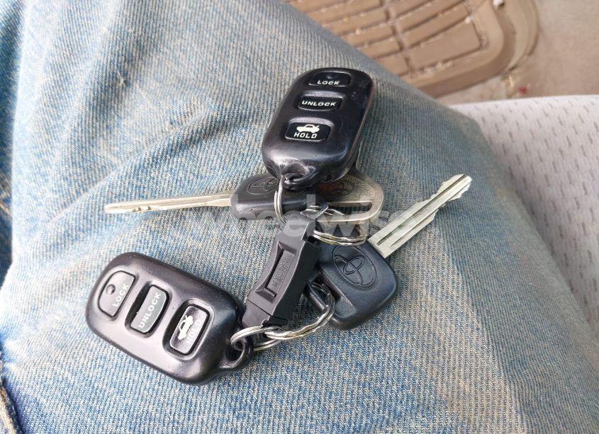 Photo 11 of 2004 Toyota Camry LE/XLE/SE (VIN 4T1BE32K94U372442)