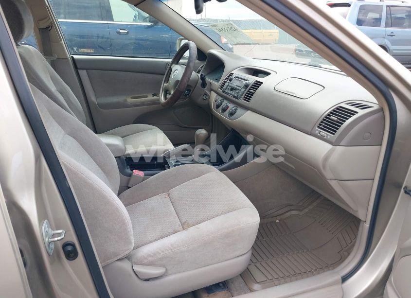 Photo 5 of 2004 Toyota Camry LE/XLE/SE (VIN 4T1BE32K94U372442)