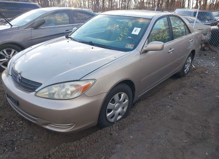 Photo 2 of 2004 Toyota Camry LE (VIN 4T1BE32K94U791424)