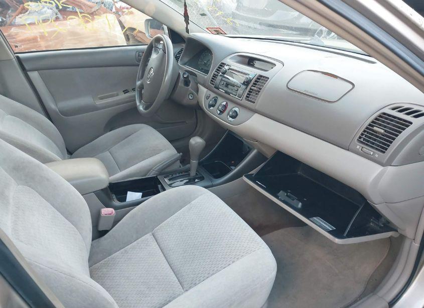 Photo 5 of 2004 Toyota Camry LE (VIN 4T1BE32K94U791424)