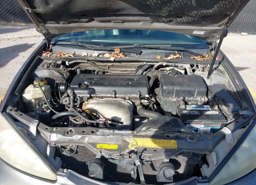 Photo 10 of 2004 Toyota Camry LE (VIN 4T1BE32K94U813731)