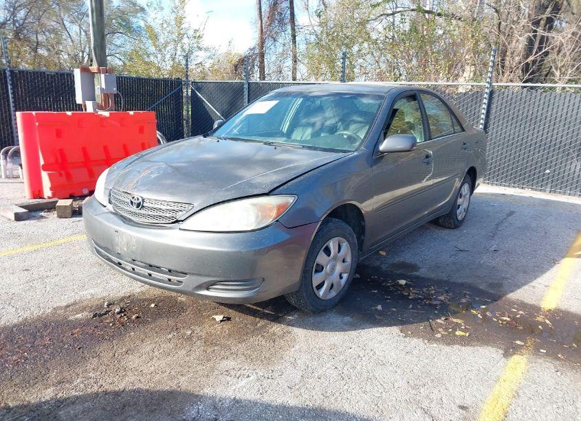 Photo 2 of 2004 Toyota Camry LE (VIN 4T1BE32K94U813731)
