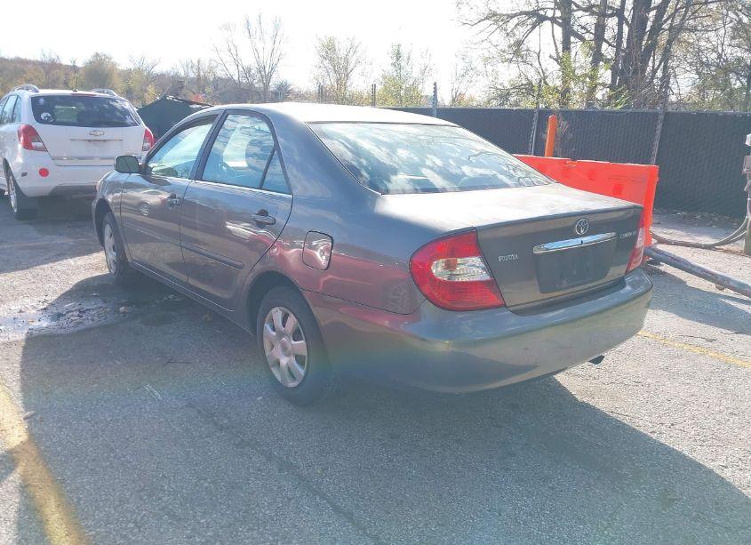 Photo 3 of 2004 Toyota Camry LE (VIN 4T1BE32K94U813731)