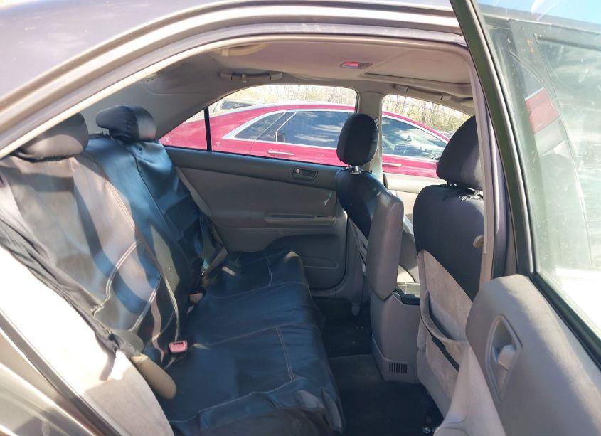 Photo 8 of 2004 Toyota Camry LE (VIN 4T1BE32K94U813731)