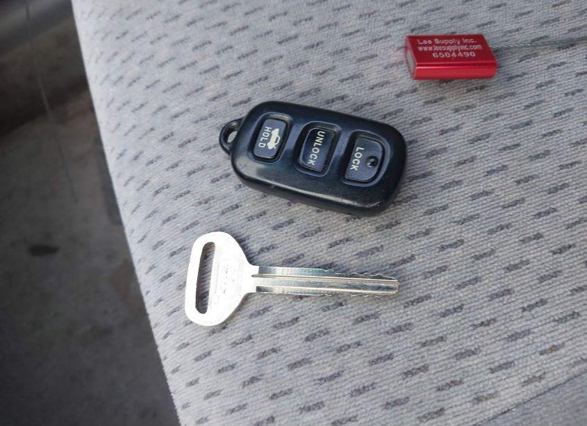 Photo 11 of 2004 Toyota Camry LE (VIN 4T1BE32K94U816385)