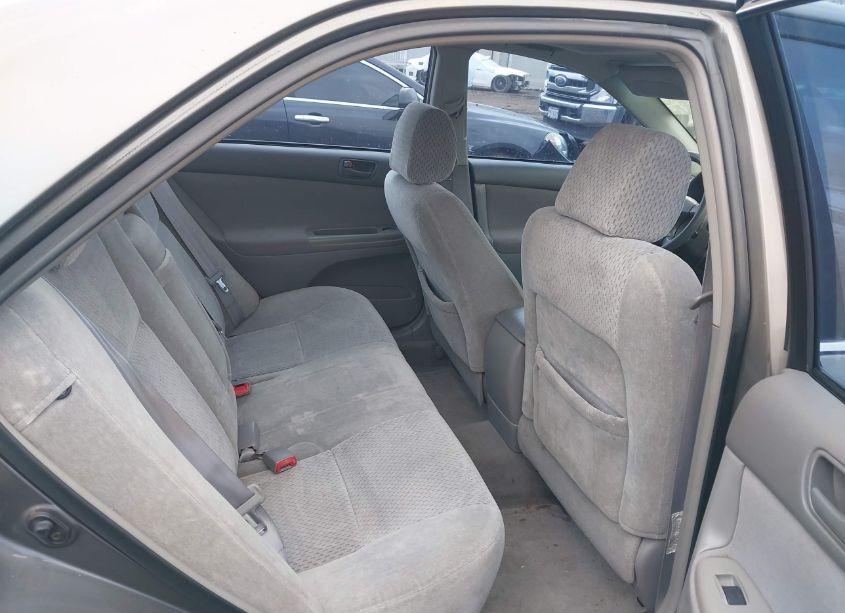 Photo 8 of 2004 Toyota Camry LE (VIN 4T1BE32K94U816385)