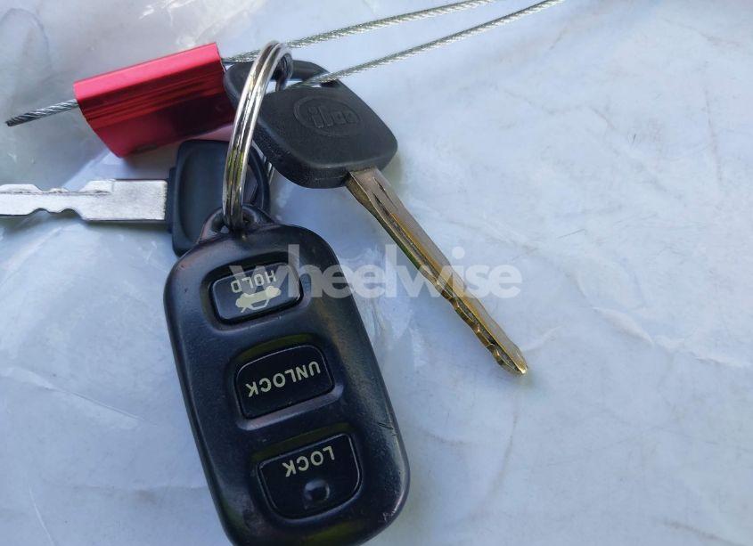 Photo 11 of 2004 Toyota Camry LE (VIN 4T1BE32K94U832506)