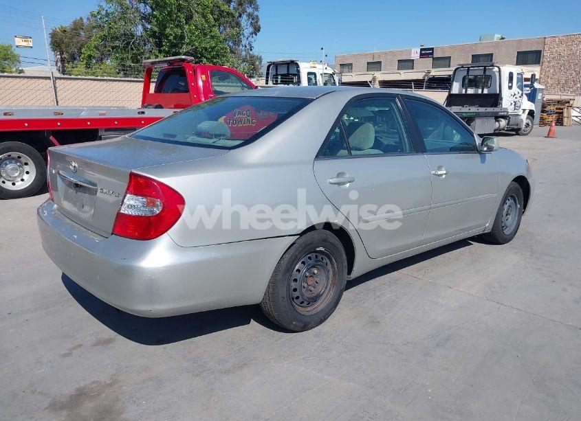 Photo 4 of 2004 Toyota Camry LE (VIN 4T1BE32K94U832506)