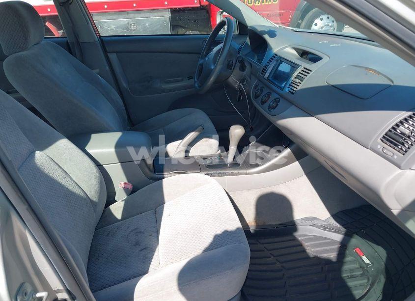 Photo 5 of 2004 Toyota Camry LE (VIN 4T1BE32K94U832506)