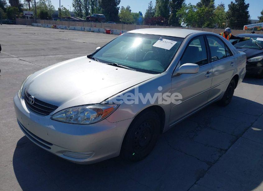 Photo 6 of 2004 Toyota Camry LE (VIN 4T1BE32K94U832506)
