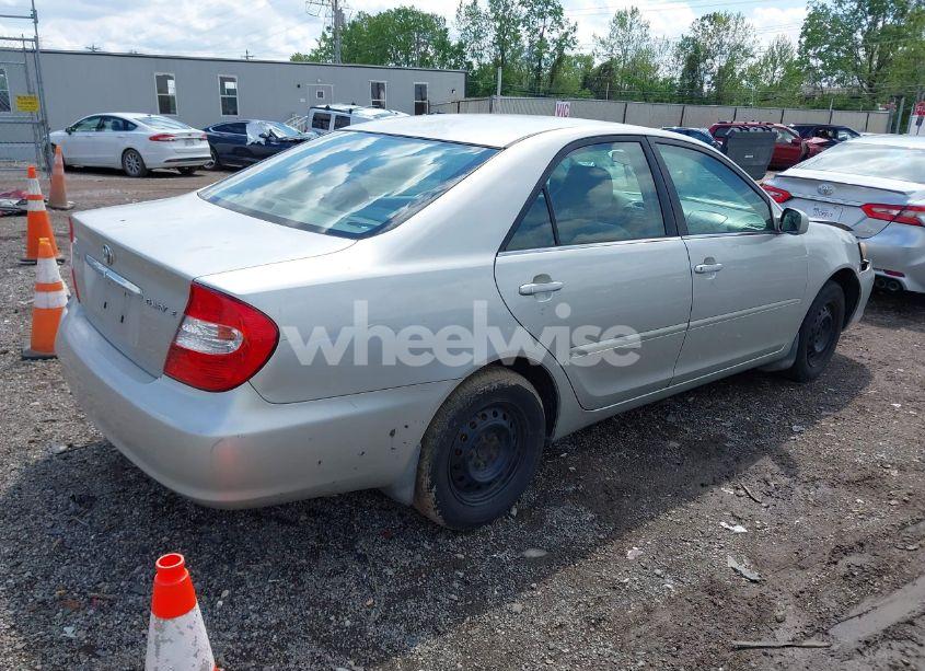 Photo 4 of 2004 Toyota Camry LE (VIN 4T1BE32K94U834319)