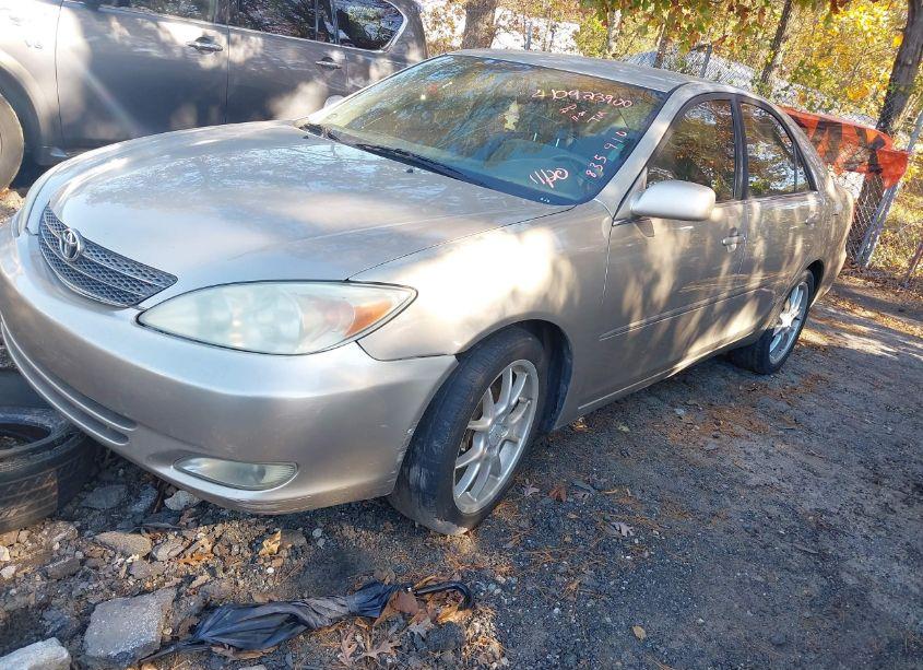 Photo 2 of 2004 Toyota Camry XLE (VIN 4T1BE32K94U835910)